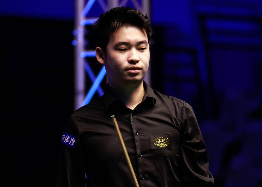 球赛事中脱 球赛事中脱